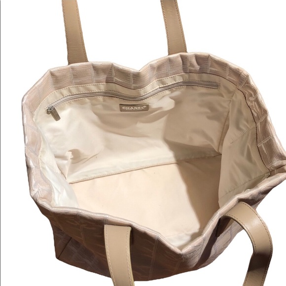 CHANEL TOTE BAG - Picture 2 of 10